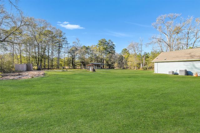 212 County Road 2202, Cleveland, TX 77327