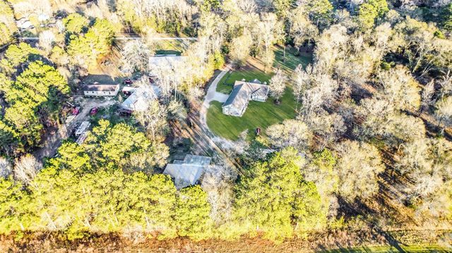 212 County Road 2202, Cleveland, TX 77327