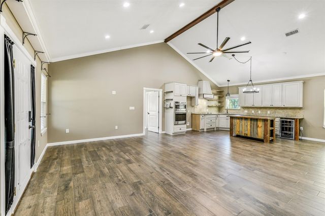 212 County Road 2202, Cleveland, TX 77327