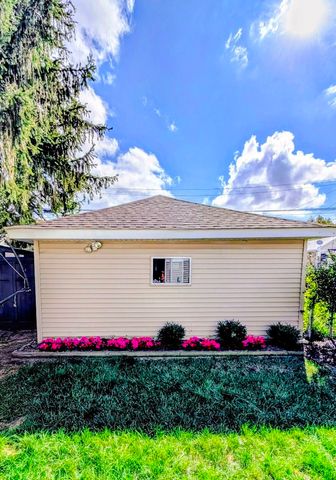 6005 W Waveland Avenue, Chicago, IL 60634