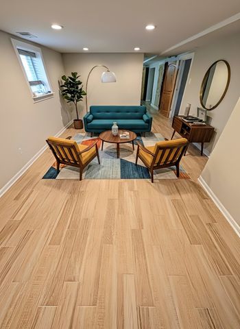 6005 W Waveland Avenue, Chicago, IL 60634