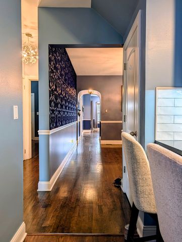 6005 W Waveland Avenue, Chicago, IL 60634