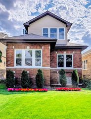 6005 W Waveland Avenue, Chicago, IL 60634