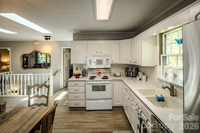 38 Rocky Meadows Road, Newland, NC 28657
