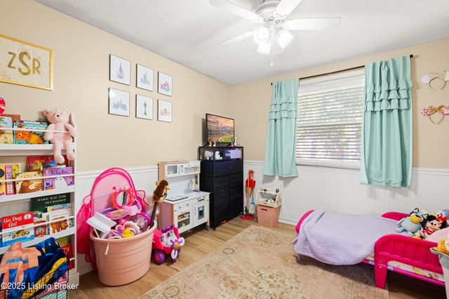 8705 Shepherds Ct, Louisville, KY 40291