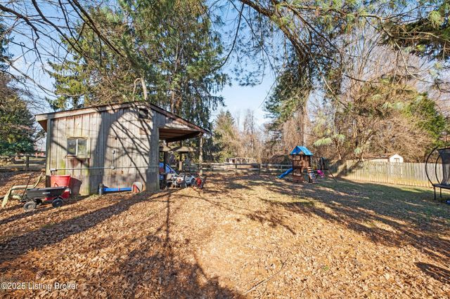 8705 Shepherds Ct, Louisville, KY 40291