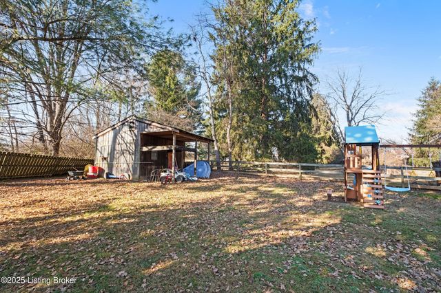 8705 Shepherds Ct, Louisville, KY 40291