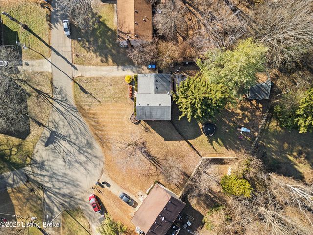 8705 Shepherds Ct, Louisville, KY 40291