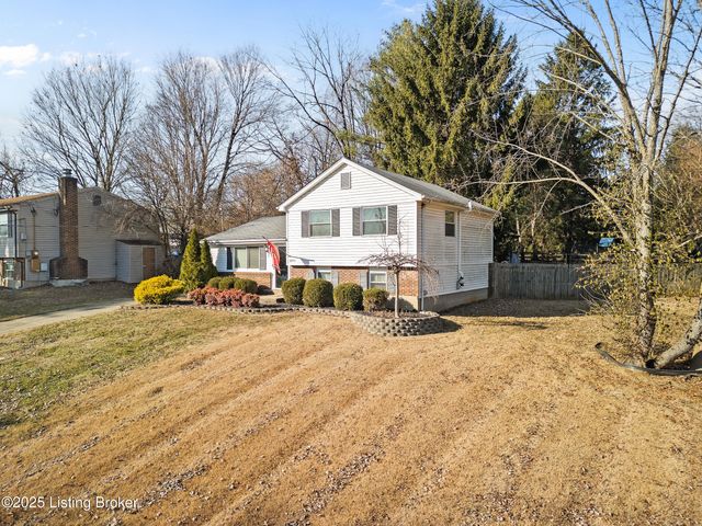 8705 Shepherds Ct, Louisville, KY 40291