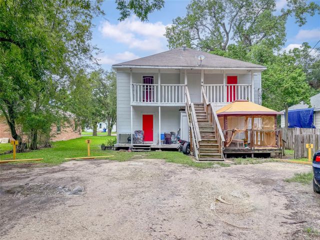 315 8th Ave N 4, Texas City, TX 77590