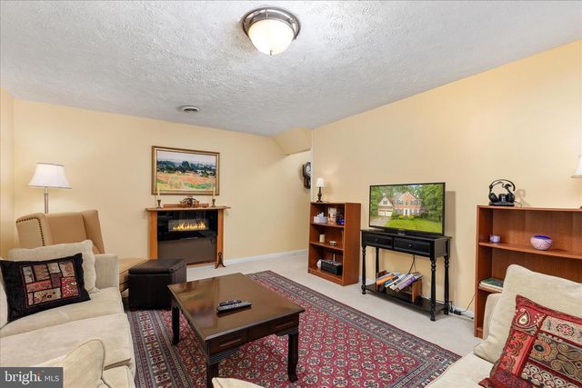 222 CAVALRY DR, Winchester, VA 22602