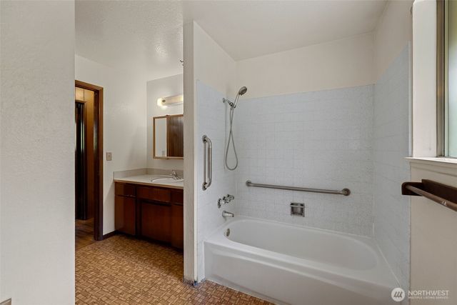 20025 166th Avenue NE, Woodinville, WA 98072