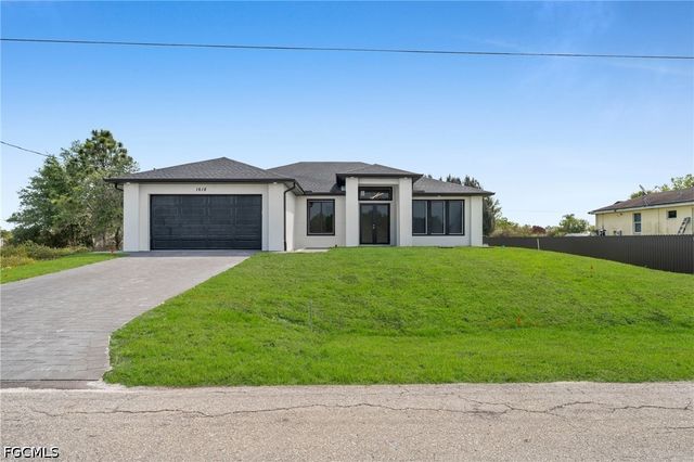 1618 Moore AVE, Lehigh Acres, FL 33972