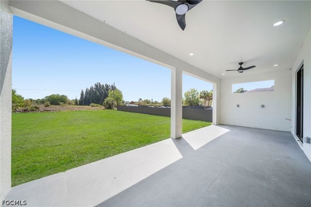 1618 Moore AVE, Lehigh Acres, FL 33972