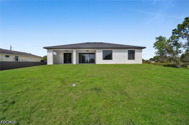 1618 Moore AVE, Lehigh Acres, FL 33972