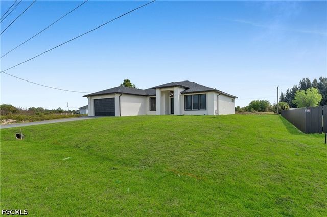 1618 Moore AVE, Lehigh Acres, FL 33972