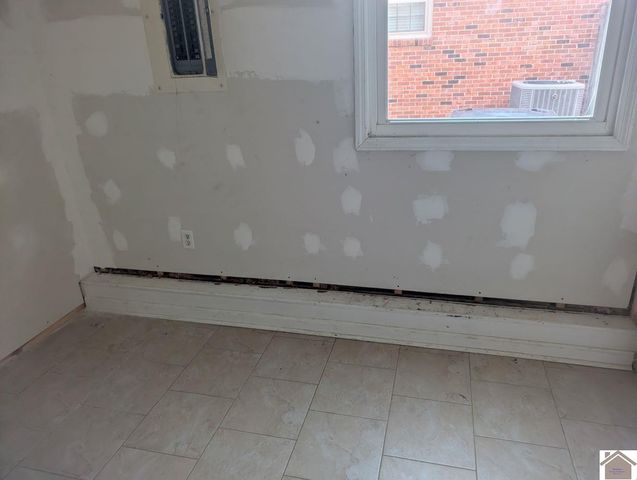 244 Longview Dr, Paducah, KY 42003