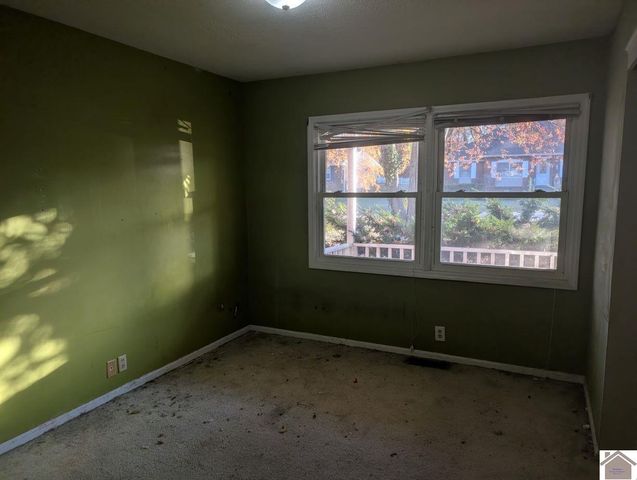 244 Longview Dr, Paducah, KY 42003