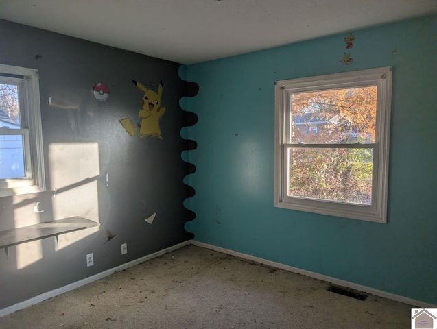 244 Longview Dr, Paducah, KY 42003