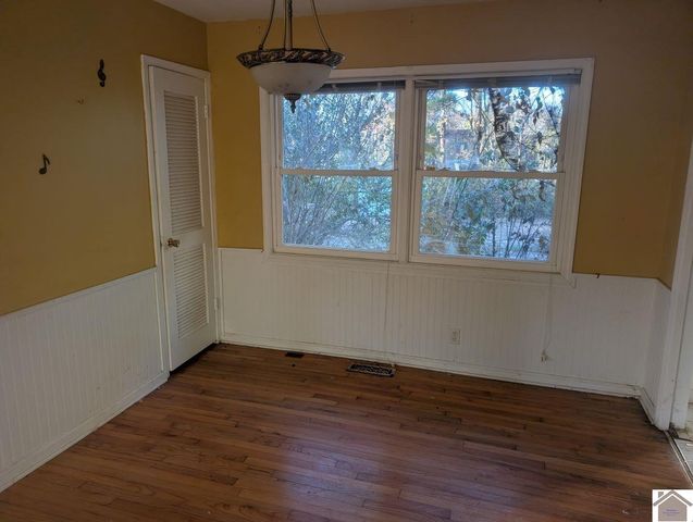 244 Longview Dr, Paducah, KY 42003