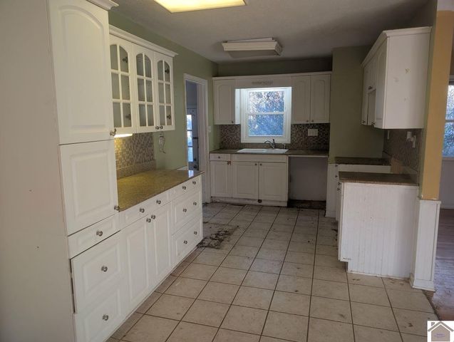 244 Longview Dr, Paducah, KY 42003