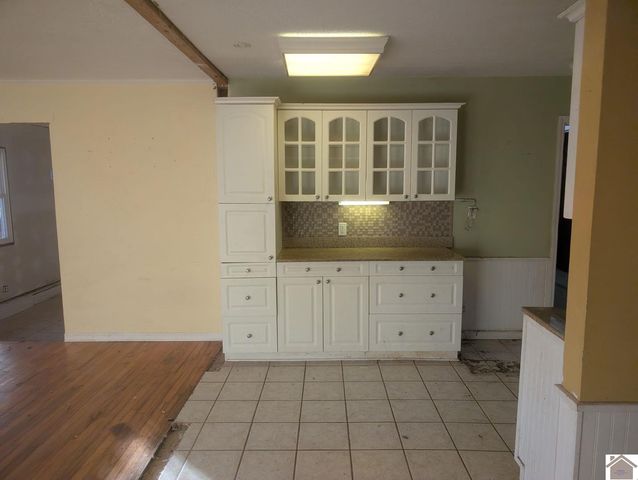 244 Longview Dr, Paducah, KY 42003