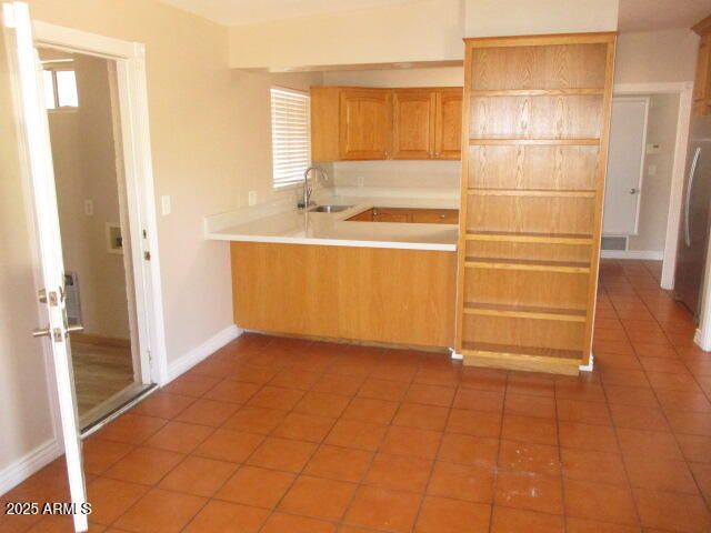 2021 S LA ROSA Drive, Tempe, AZ 85282