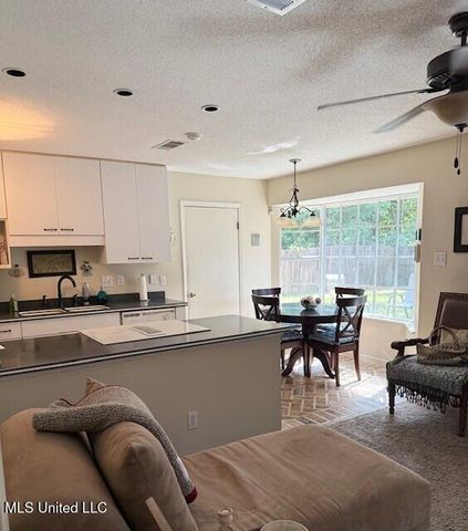 2246 Baywood Drive, Biloxi, MS 39532