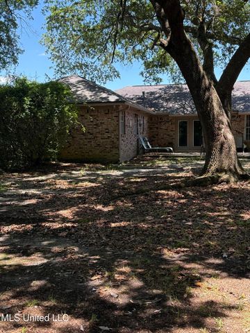 2246 Baywood Drive, Biloxi, MS 39532