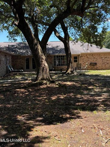 2246 Baywood Drive, Biloxi, MS 39532