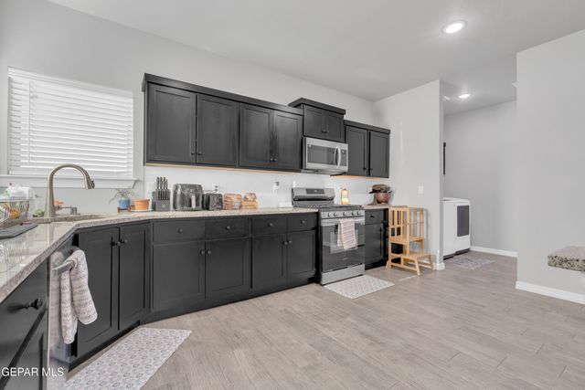 11352 Hidalgo Drive, Socorro, TX 79927