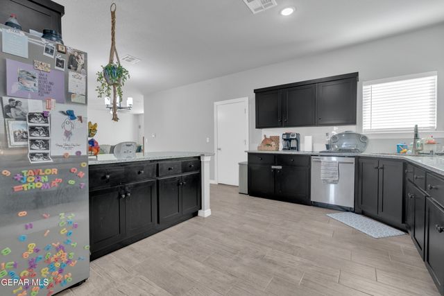 11352 Hidalgo Drive, Socorro, TX 79927