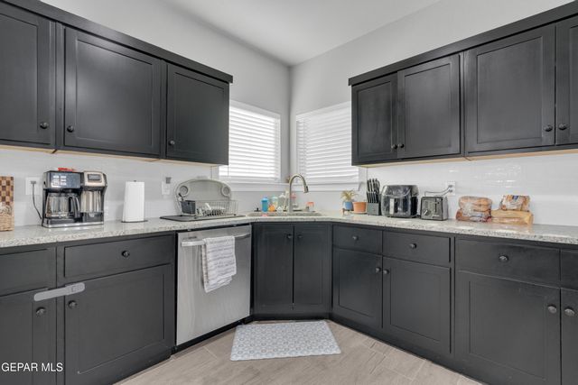 11352 Hidalgo Drive, Socorro, TX 79927