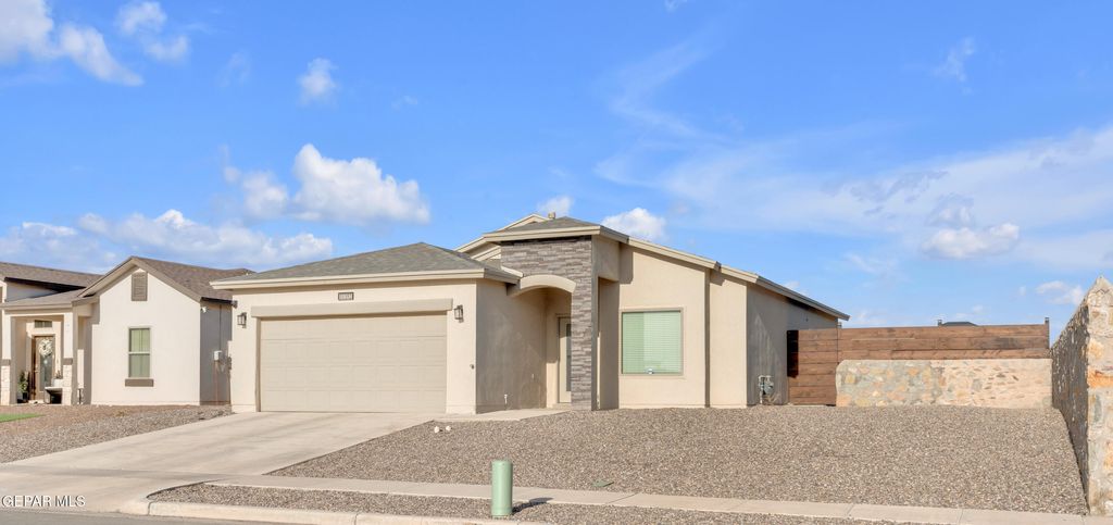 11352 Hidalgo Drive, Socorro, TX 79927