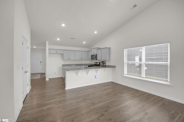 732 Wolverine Lane, Woodruff, SC 29388