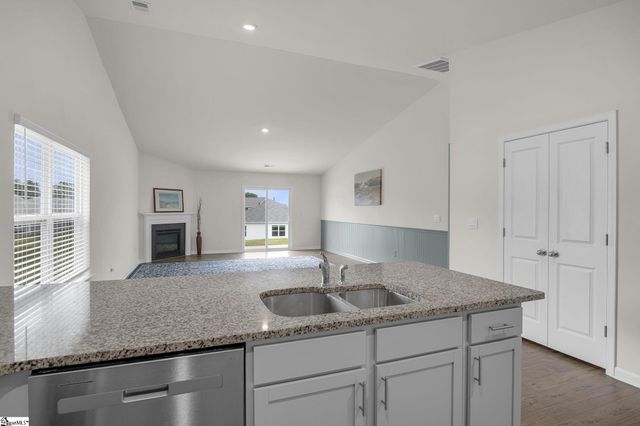 732 Wolverine Lane, Woodruff, SC 29388