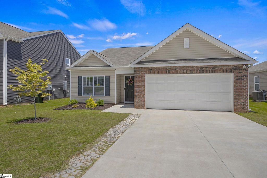 732 Wolverine Lane, Woodruff, SC 29388