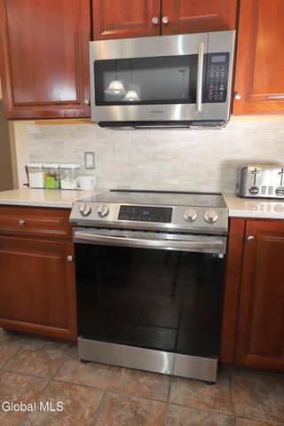 511 Tony Drive, Rotterdam, NY 12306