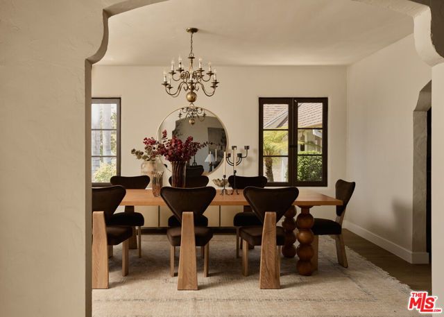 6255 Del Valle Drive, Los Angeles, CA 90048