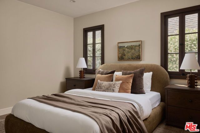 6255 Del Valle Drive, Los Angeles, CA 90048