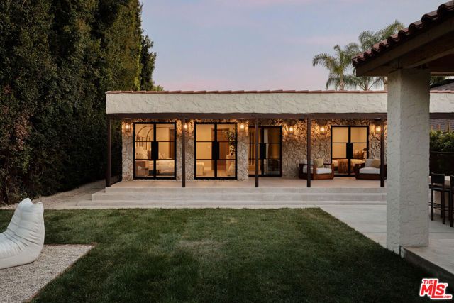 6255 Del Valle Drive, Los Angeles, CA 90048