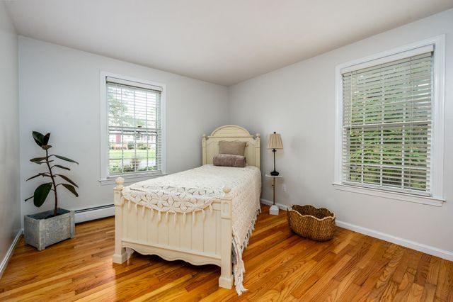 99 Old Post Road, Centerville, MA 02632
