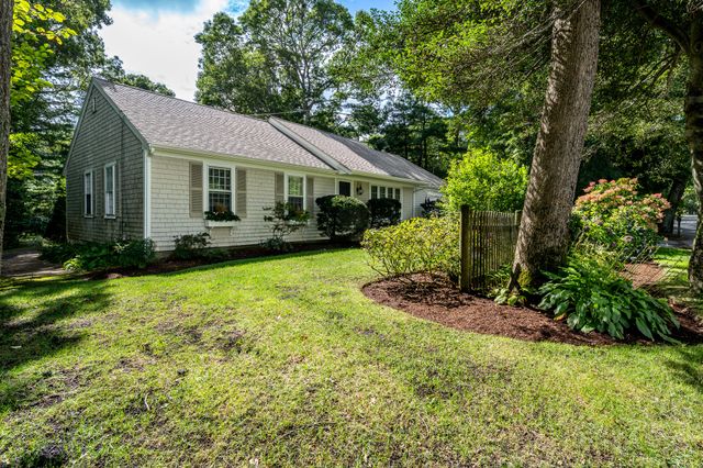 99 Old Post Road, Centerville, MA 02632