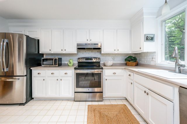 99 Old Post Road, Centerville, MA 02632