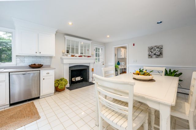99 Old Post Road, Centerville, MA 02632