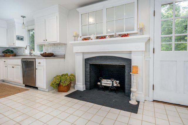 99 Old Post Road, Centerville, MA 02632