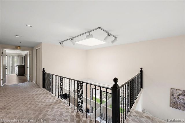 2189 Colony Club Court, West Bloomfield, MI 48322