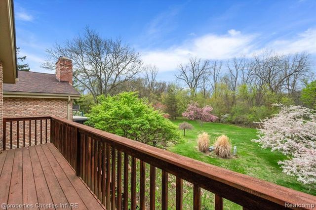 2189 Colony Club Court, West Bloomfield, MI 48322