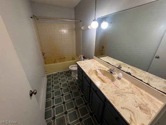 4474 Wilson Sharpsville Road, Cortland, OH 44410