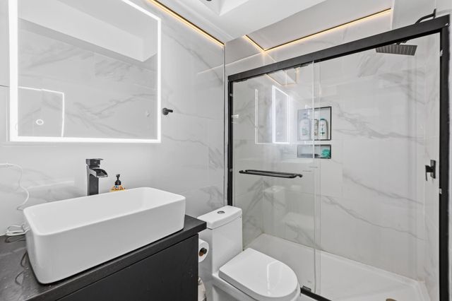 4641 Wild Indigo Street 433, Houston, TX 77027